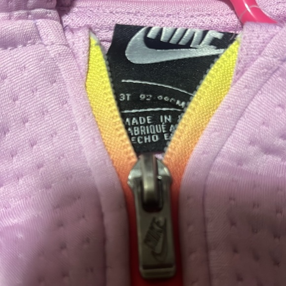 Toddler Girl Multicolor Nike Zip Up Top. Size: 3T Great Condition! - Picture 4 of 4